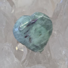 Load image into Gallery viewer, Kammererite Heart