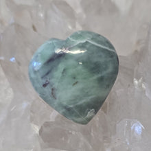 Load image into Gallery viewer, Kammererite Heart