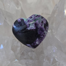 Load image into Gallery viewer, Kammererite Heart