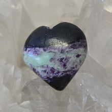 Load image into Gallery viewer, Kammererite Heart