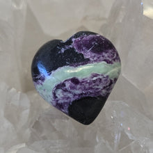 Load image into Gallery viewer, Kammererite Heart
