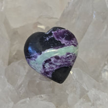 Load image into Gallery viewer, Kammererite Heart