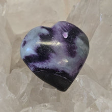 Load image into Gallery viewer, Kammererite Heart