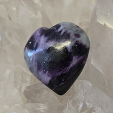 Load image into Gallery viewer, Kammererite Heart