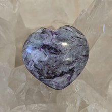 Load image into Gallery viewer, Kammererite Heart