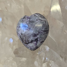 Load image into Gallery viewer, Kammererite Heart