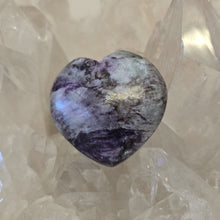 Load image into Gallery viewer, Kammererite Heart