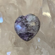 Load image into Gallery viewer, Kammererite Heart