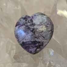 Load image into Gallery viewer, Kammererite Heart