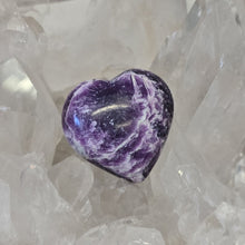 Load image into Gallery viewer, Kammererite Heart