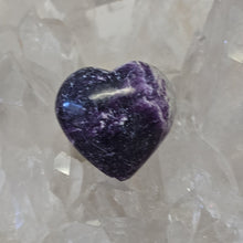 Load image into Gallery viewer, Kammererite Heart