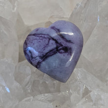 Load image into Gallery viewer, Kammererite Heart
