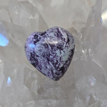 Load image into Gallery viewer, Kammererite Heart