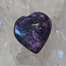 Load image into Gallery viewer, Kammererite Heart