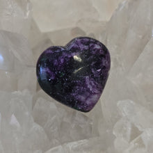 Load image into Gallery viewer, Kammererite Heart