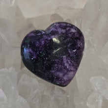 Load image into Gallery viewer, Kammererite Heart
