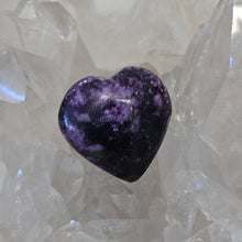 Load image into Gallery viewer, Kammererite Heart