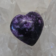 Load image into Gallery viewer, Kammererite Heart