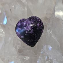 Load image into Gallery viewer, Kammererite Heart