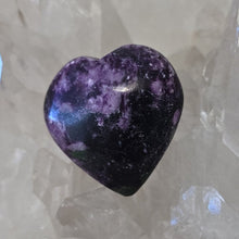 Load image into Gallery viewer, Kammererite Heart