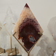 Load image into Gallery viewer, Carnelian Diamond with Stand