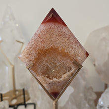 Load image into Gallery viewer, Carnelian Diamond with Stand