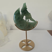 Load image into Gallery viewer, Prehnite Moon Howling Wolf