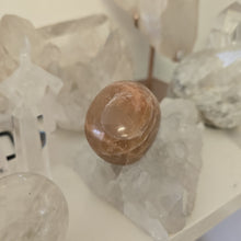 Load image into Gallery viewer, Peach Moonstone Gallet