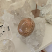Load image into Gallery viewer, Peach Moonstone Gallet