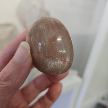Load image into Gallery viewer, Peach Moonstone Gallet