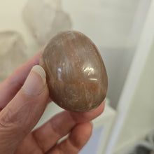 Load image into Gallery viewer, Peach Moonstone Gallet
