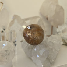 Load image into Gallery viewer, Peach Moonstone Gallet