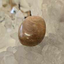 Load image into Gallery viewer, Peach Moonstone Gallet