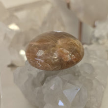 Load image into Gallery viewer, Peach Moonstone Gallet