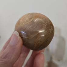 Load image into Gallery viewer, Peach Moonstone Gallet
