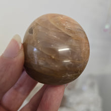 Load image into Gallery viewer, Peach Moonstone Gallet