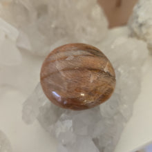 Load image into Gallery viewer, Peach Moonstone Gallet