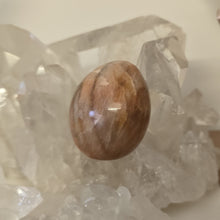 Load image into Gallery viewer, Peach Moonstone Gallet