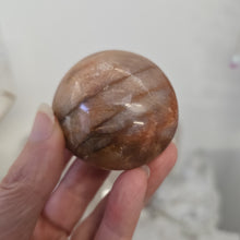 Load image into Gallery viewer, Peach Moonstone Gallet