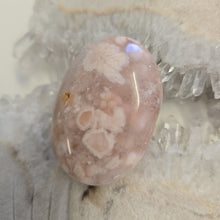 Load image into Gallery viewer, Flower Agate Palmstone