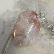 Load image into Gallery viewer, Flower Agate Palmstone