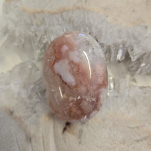 Load image into Gallery viewer, Flower Agate Palmstone