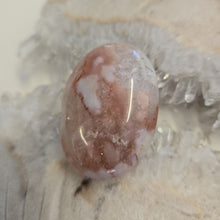 Load image into Gallery viewer, Flower Agate Palmstone
