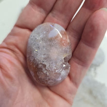 Load image into Gallery viewer, Flower Agate Palmstone
