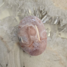 Load image into Gallery viewer, Flower Agate Palmstone