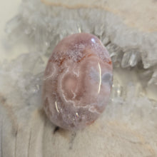Load image into Gallery viewer, Flower Agate Palmstone
