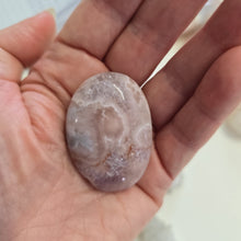 Load image into Gallery viewer, Flower Agate Palmstone