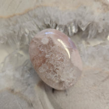 Load image into Gallery viewer, Flower Agate Palmstone