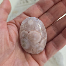 Load image into Gallery viewer, Flower Agate Palmstone