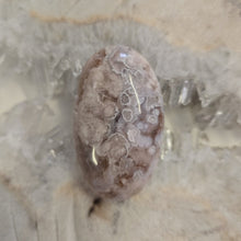 Load image into Gallery viewer, Flower Agate Palmstone